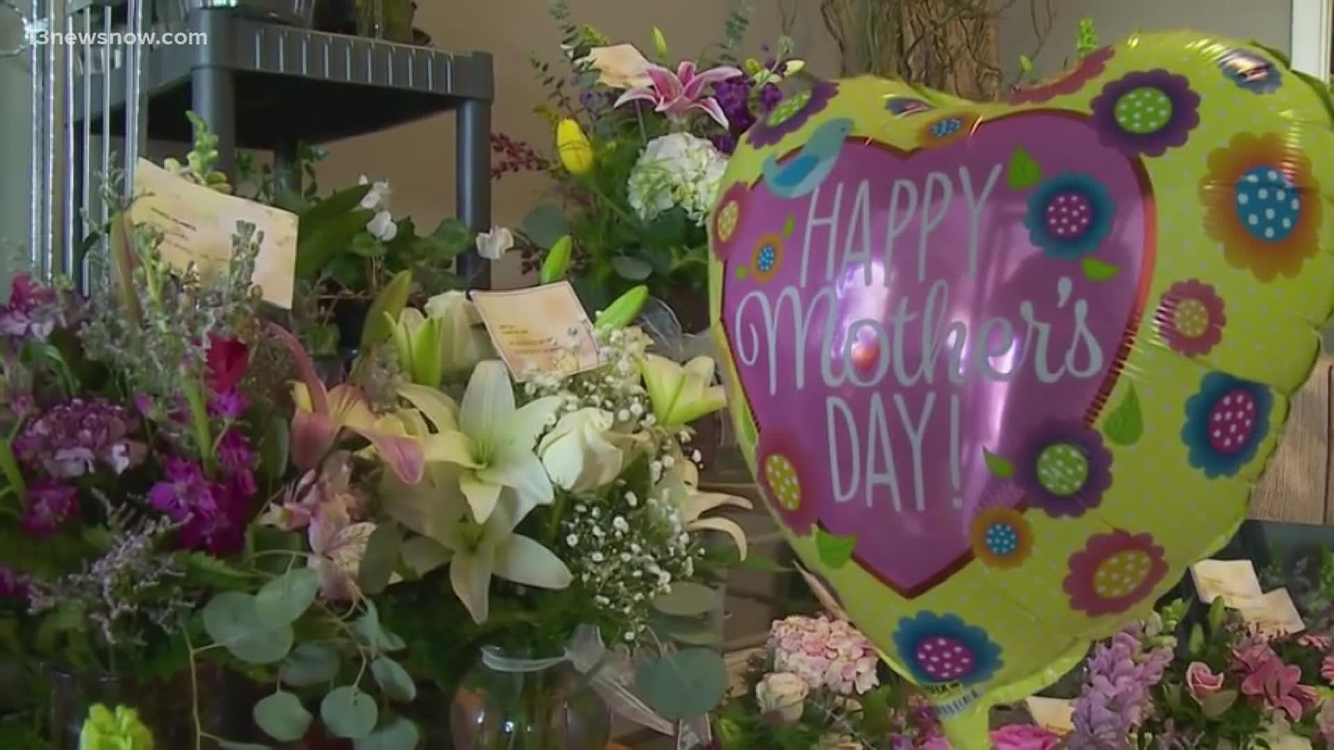 An event for single or alone moms and a local florist's efforts help make the day great.