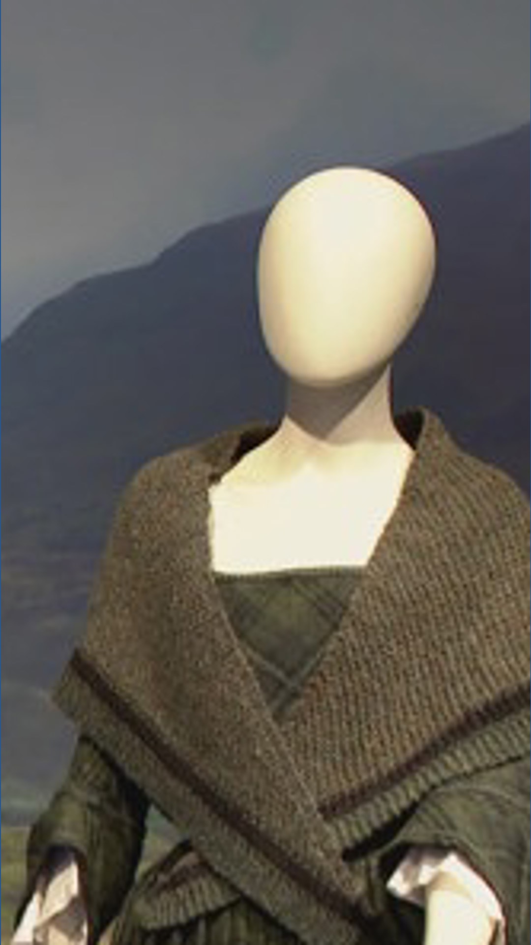 Costumes from 'Outlander' TV show on display at the American Revolution ...