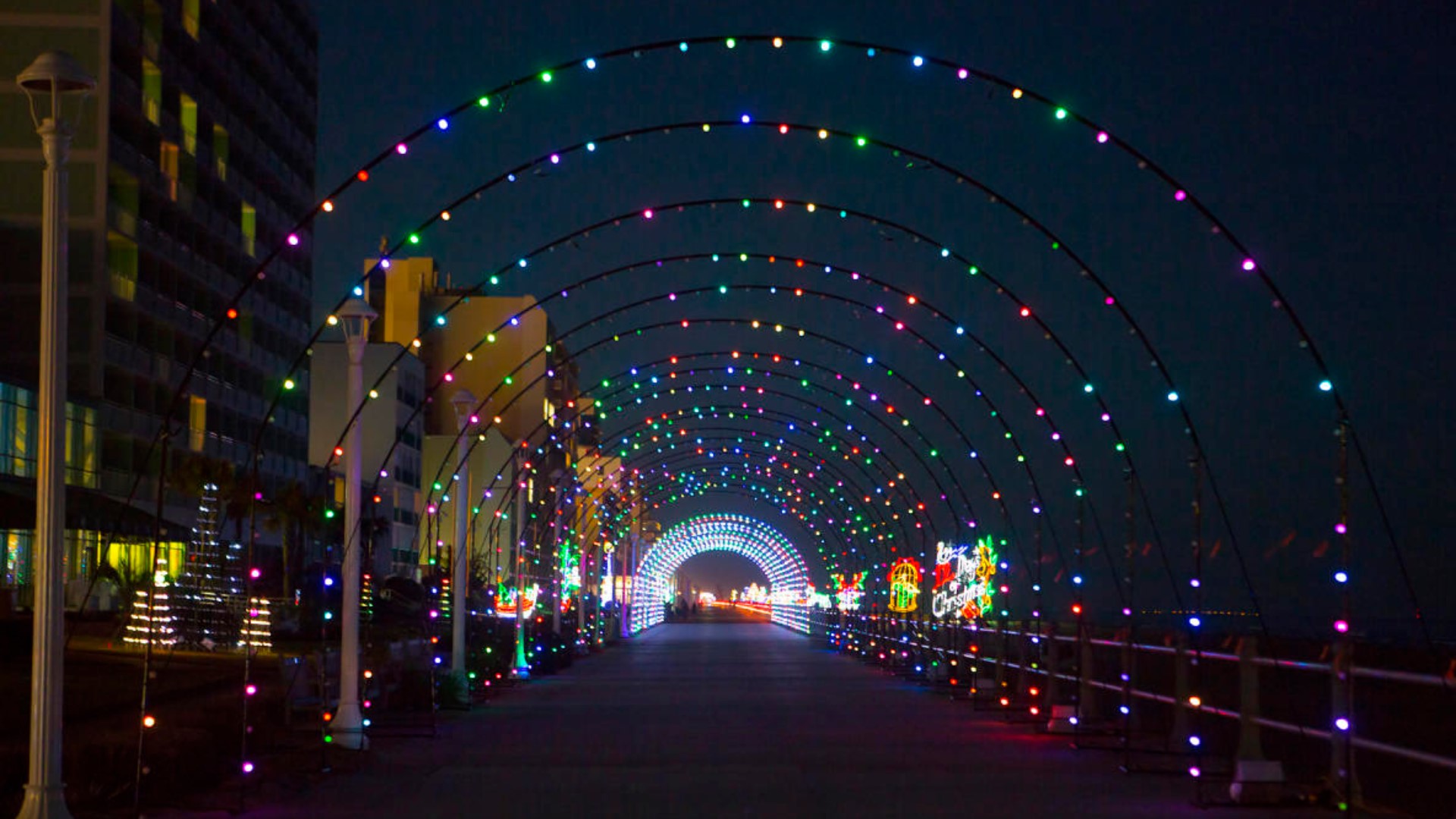 Virginia Beach Holiday Lights Merry Mile dates announced