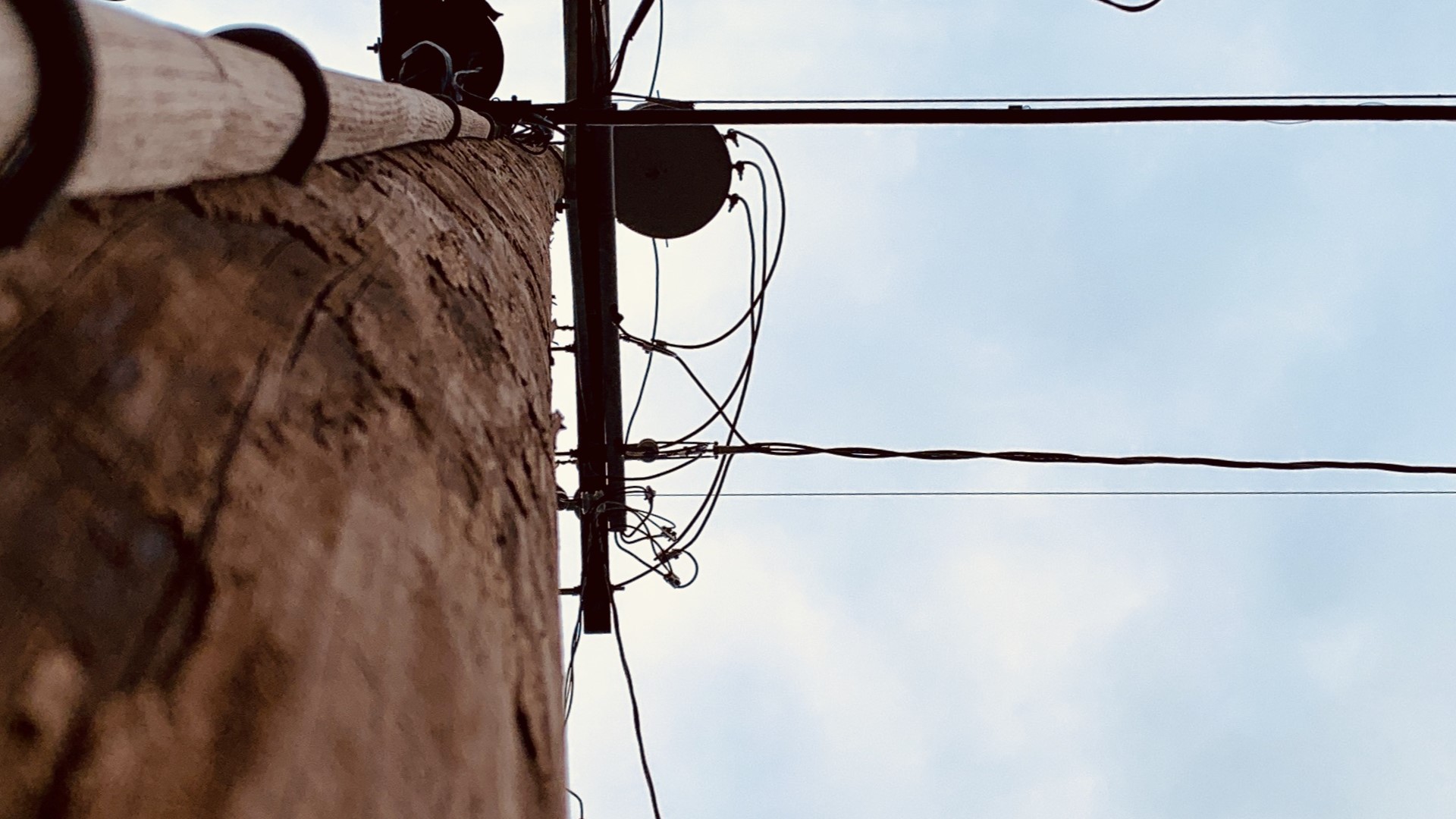 Power back on after crash knocks out electricity to thousands in ...