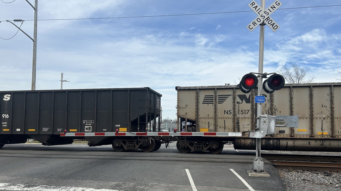 Norfolk encourages people to report blocked railroad crossings - Vimarsana News