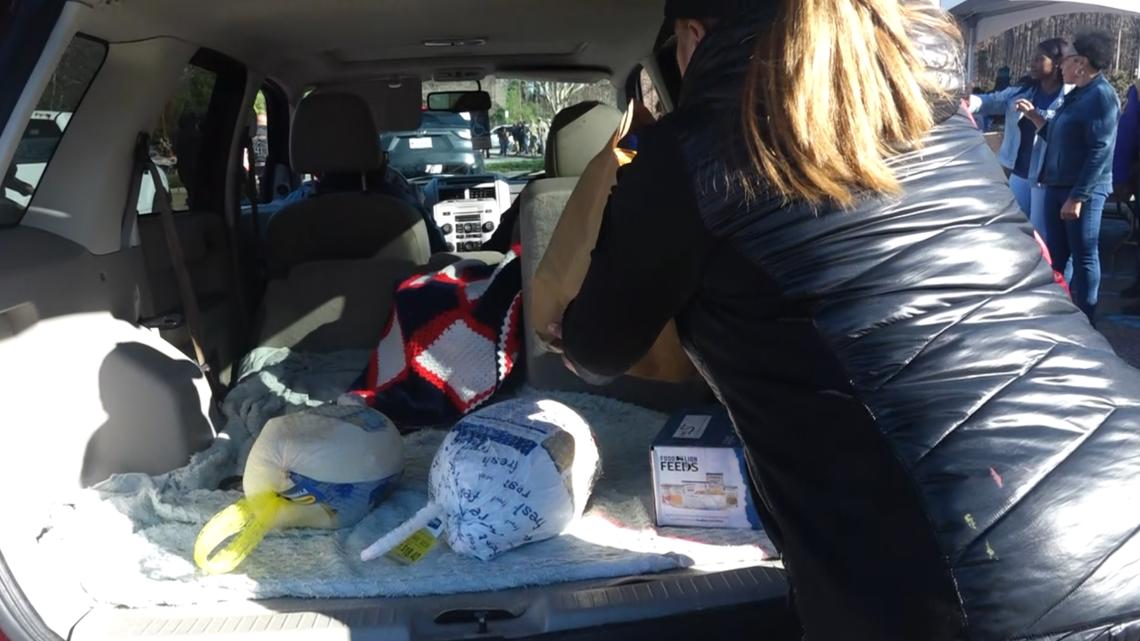 Newport News food distribution helps hundreds 13newsnow com