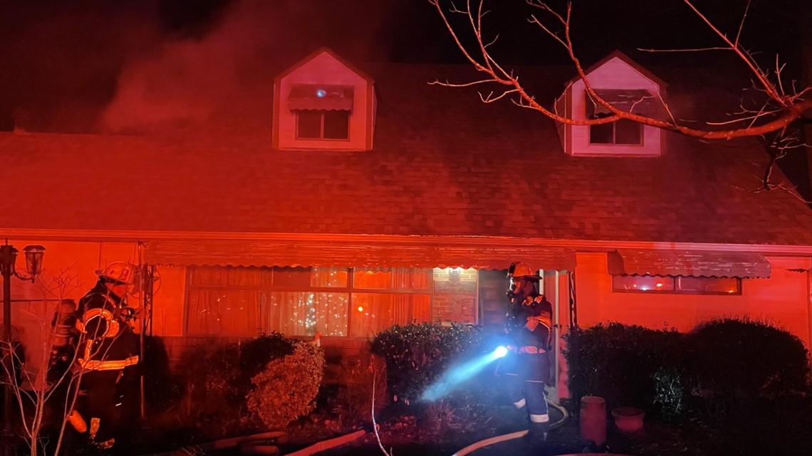 Overnight House Fire Displaces Chesapeake Family From Home 13newsnow
