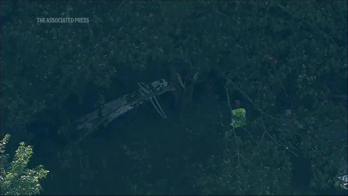 Plane owned by Suffolk company crashes in New Jersey, injuring 15