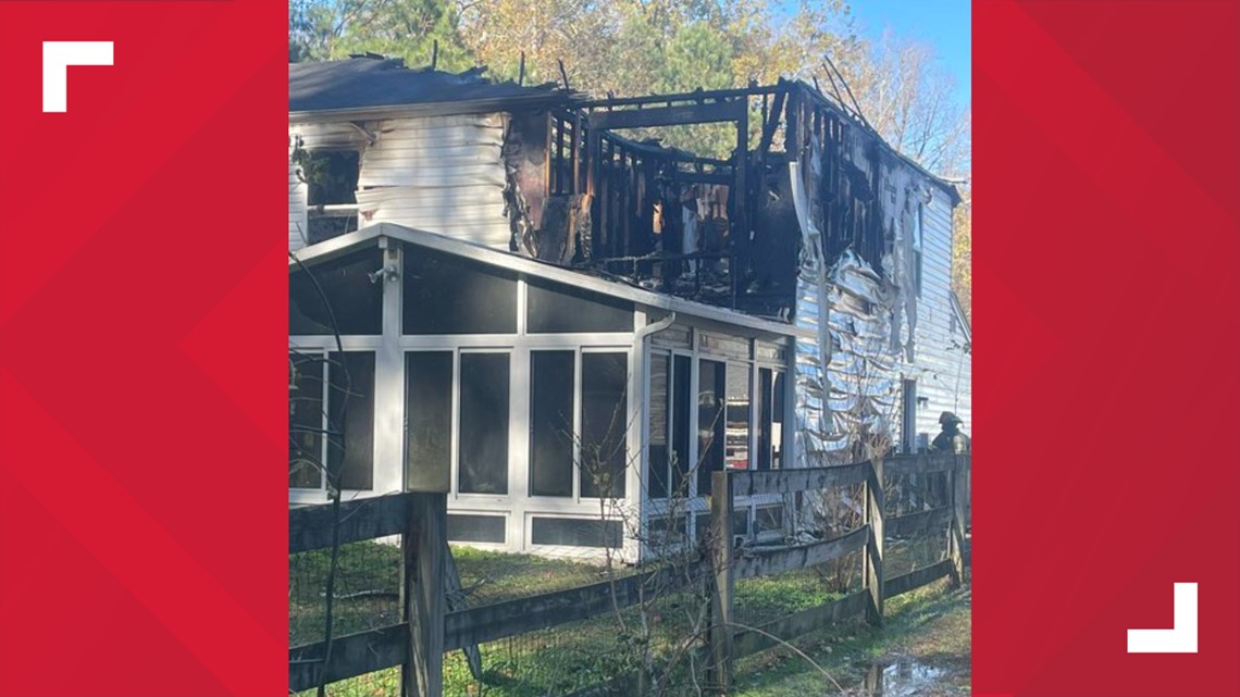 Heavy fire, smoke impacts Hampton home - Vimarsana News