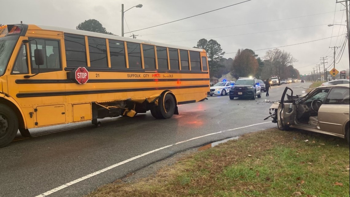 School Bus Crash In Suffolk Leaves 3 Hurt | 13newsnow.com