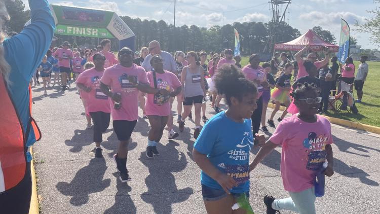 Girls on the Run: Hundreds participate in Virginia Beach 5K event
