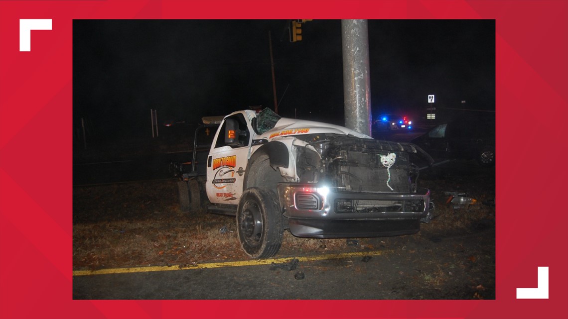 1 dead, 1 hurt after tow truck crash in Gloucester County | 13newsnow.com