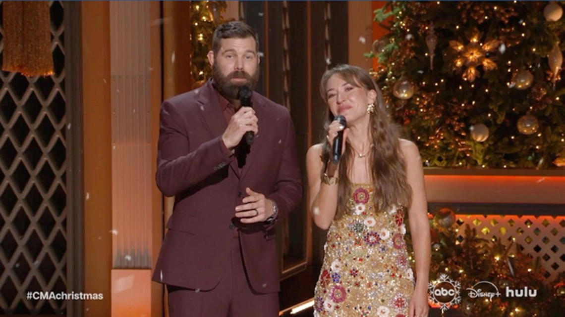 Lauren Daigle and Jordan Davis debut as hosts on 'CMA Country Christmas' from Nashville