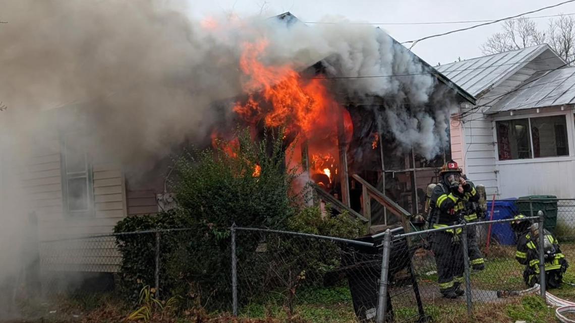 4 people displaced after house fire in Suffolk | 13newsnow.com