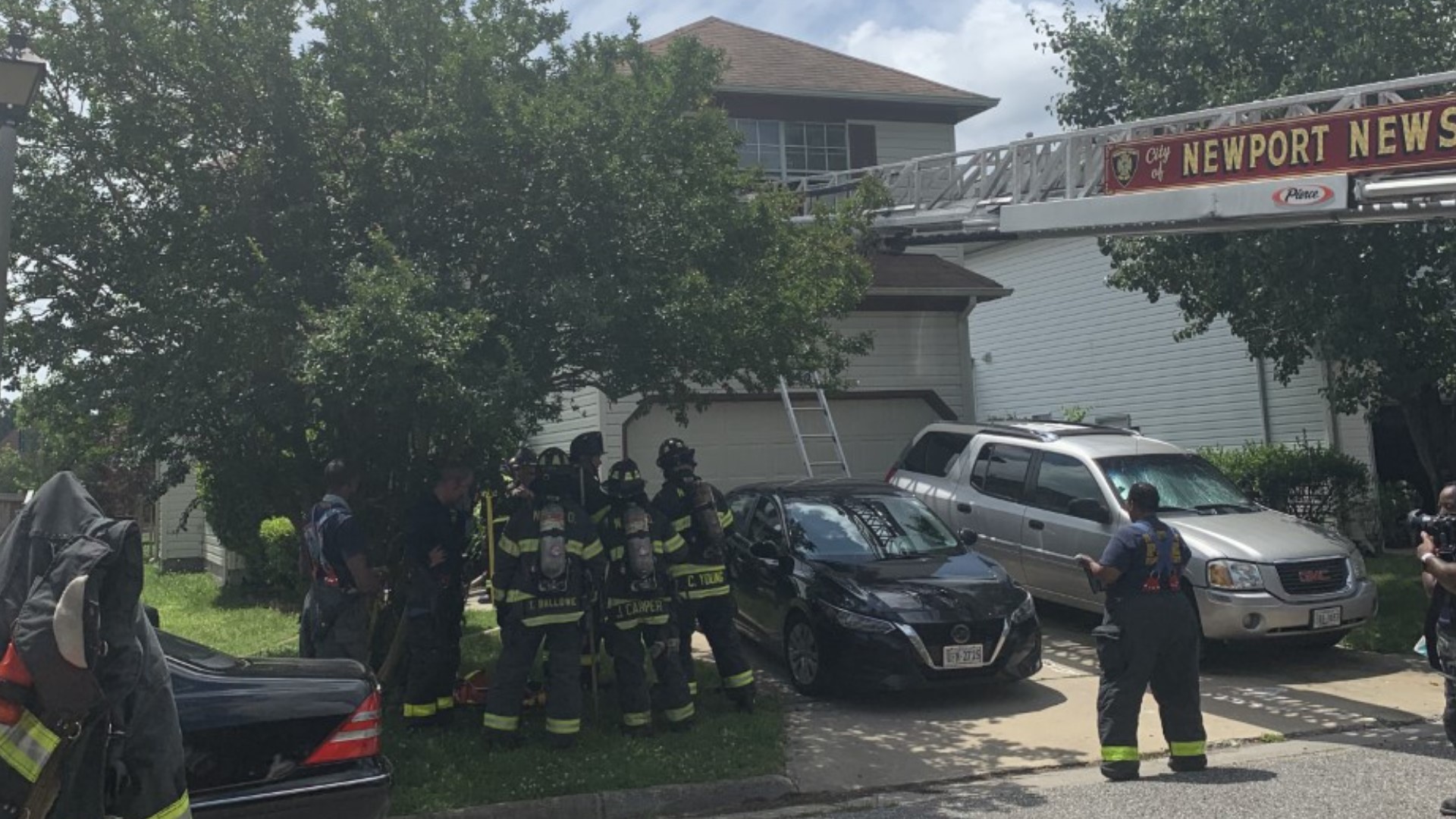 4 hurt, including 2 police officers, in Newport News house fire ...