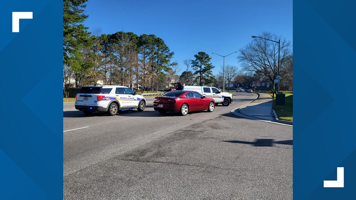 Woman injured in Lynnhaven Parkway crash in Virginia Beach | 13newsnow.com