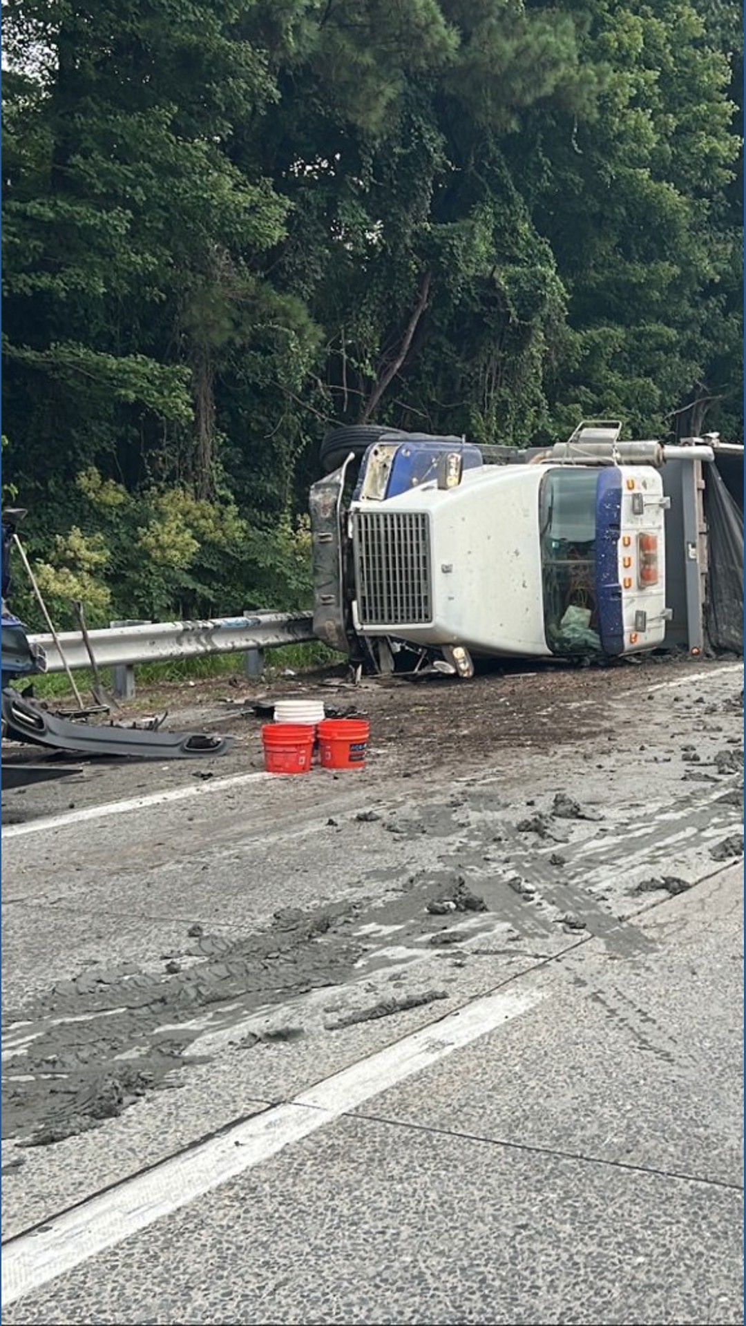 Overturned dump truck disrupts traffic on I-64 Virginia | 13newsnow.com