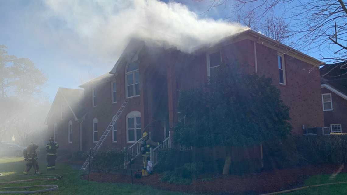 Firefighters Respond To House Fire Near Great Bridge Boulevard In Chesapeake 13newsnow Com