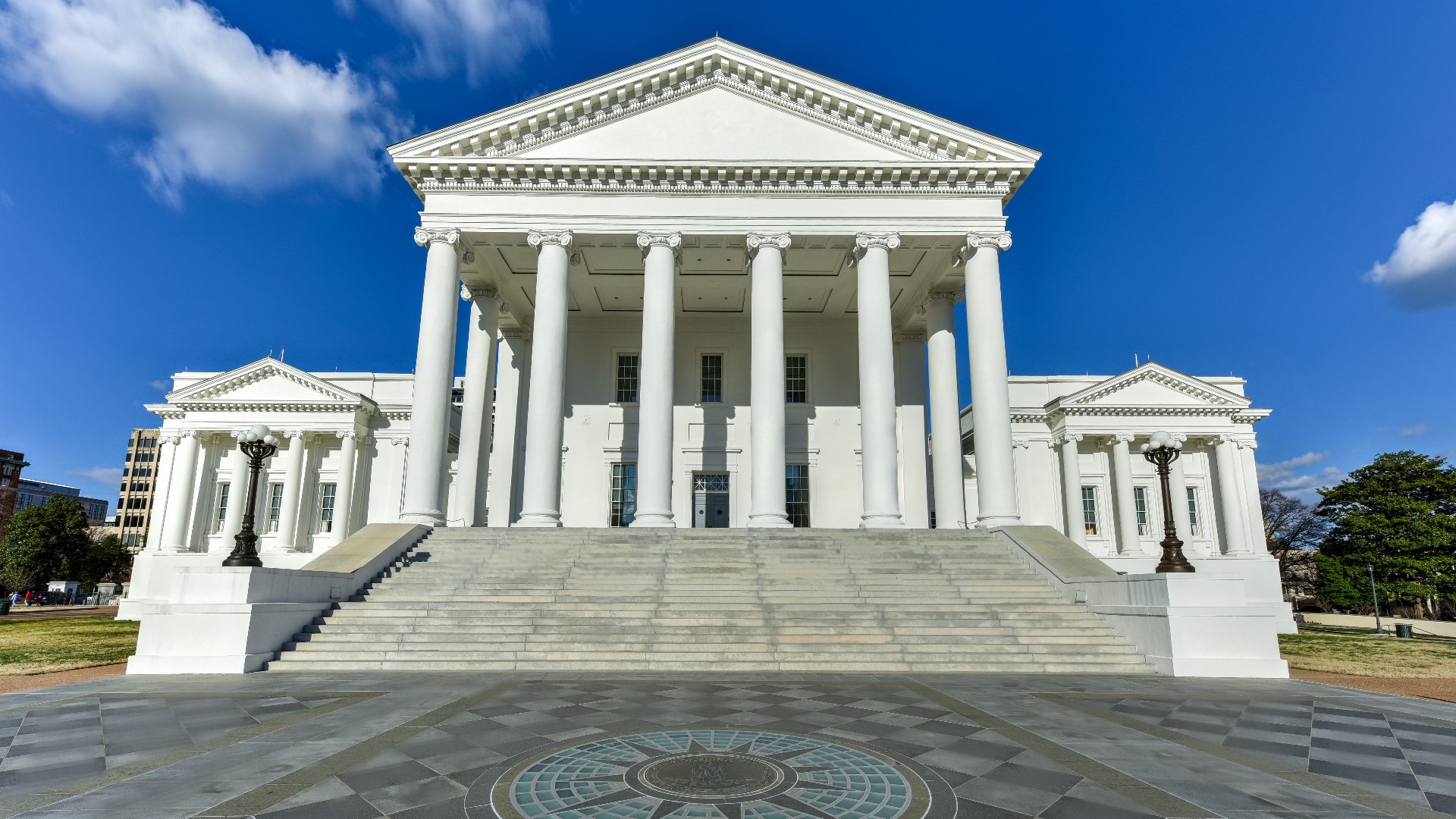 Virginia lawmakers pass compromise state budget