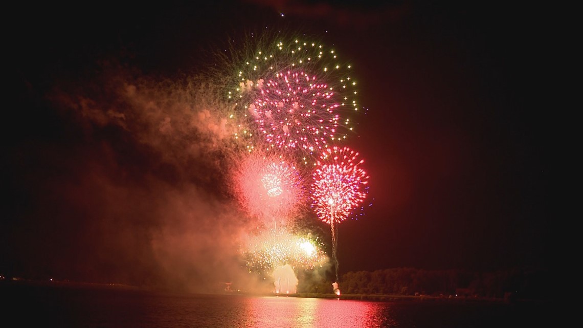 Mount Trashmore fireworks display brings out huge crowd on 4th