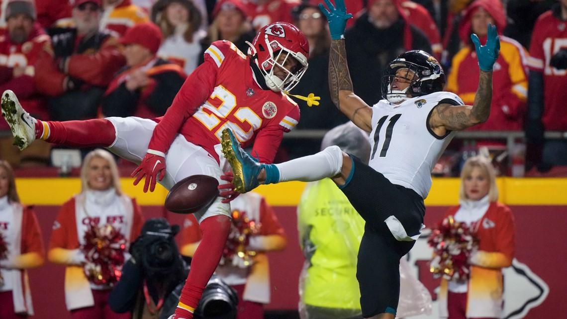 Chiefs, led by hobbled Mahomes, beat Jags 27-20 in playoffs - Hawaii  Tribune-Herald