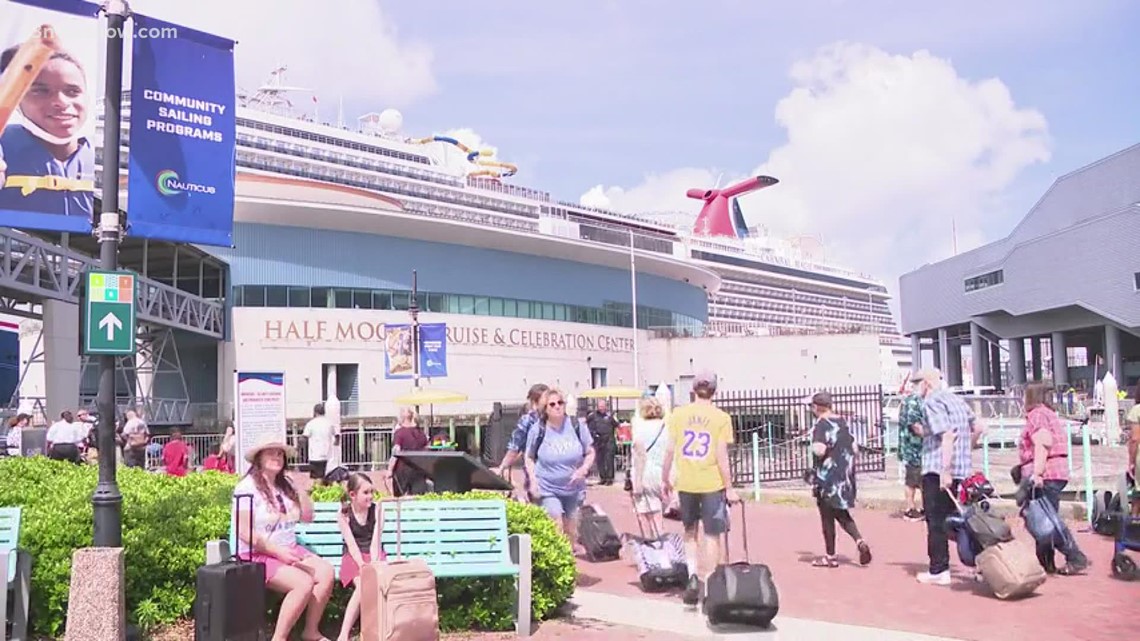 Thousands setting sail on the Carnival Magic
