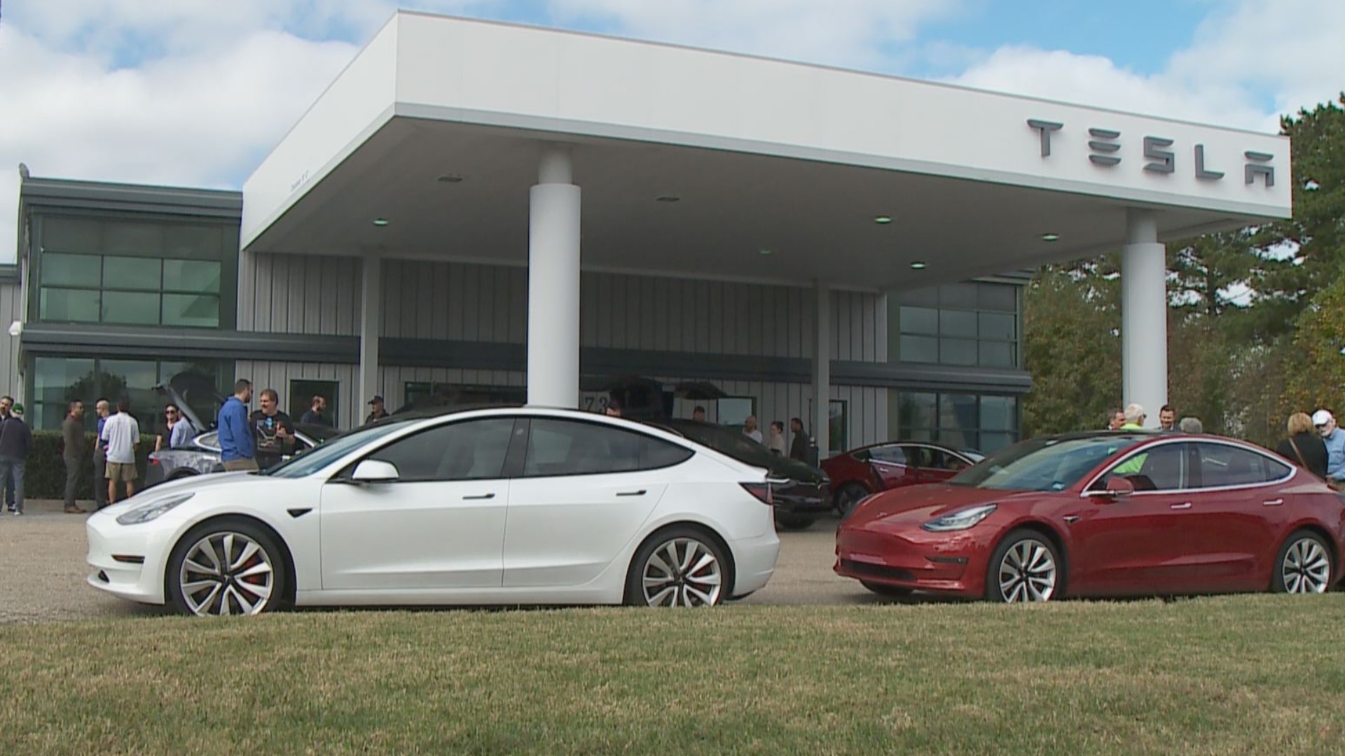 Tesla opens new service center in Virginia Beach | 13newsnow.com