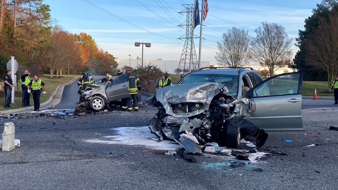 Man dead, woman injured after head-on car crash in Suffolk | 13newsnow.com