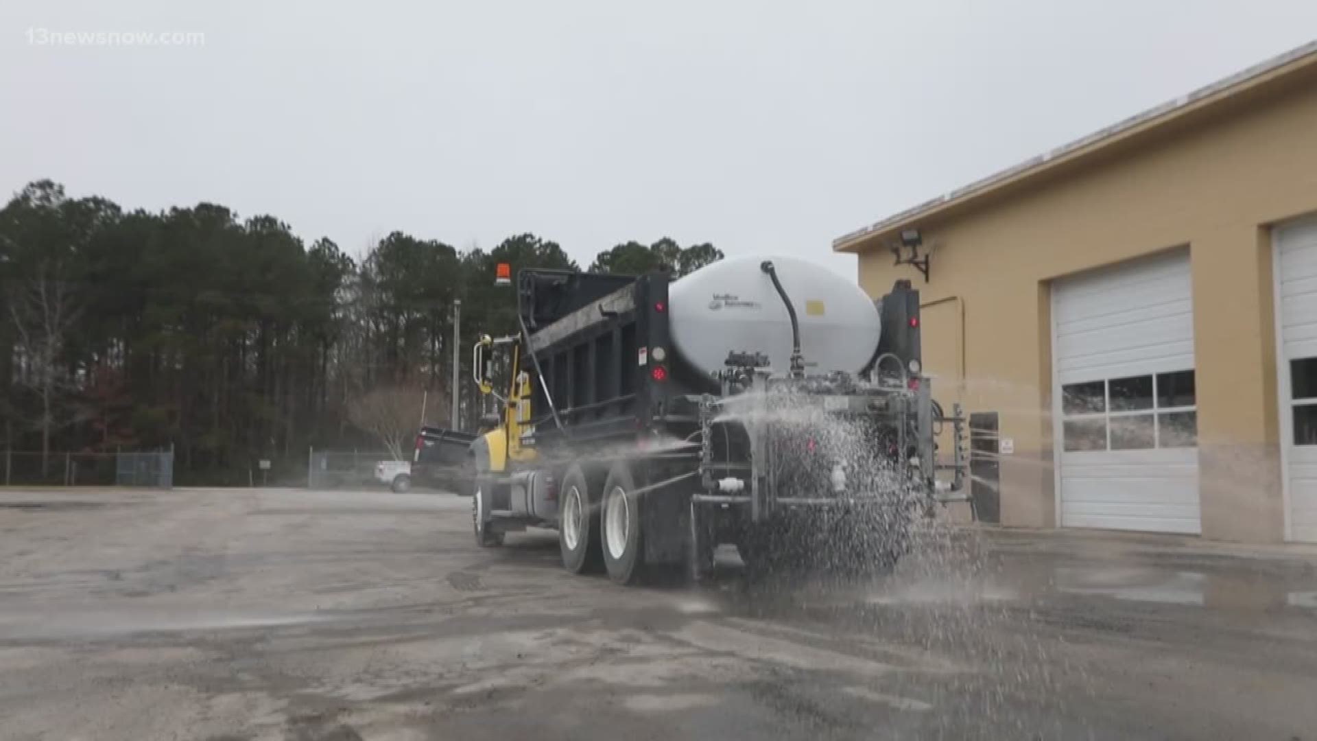 13News Now Evan Watson reported from Elizabeth City, NC where NCDOT officials prepared for heavy snowfall on Feb. 20, 2020.