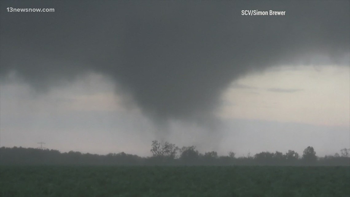 Extreme weather works its way down the East Coast