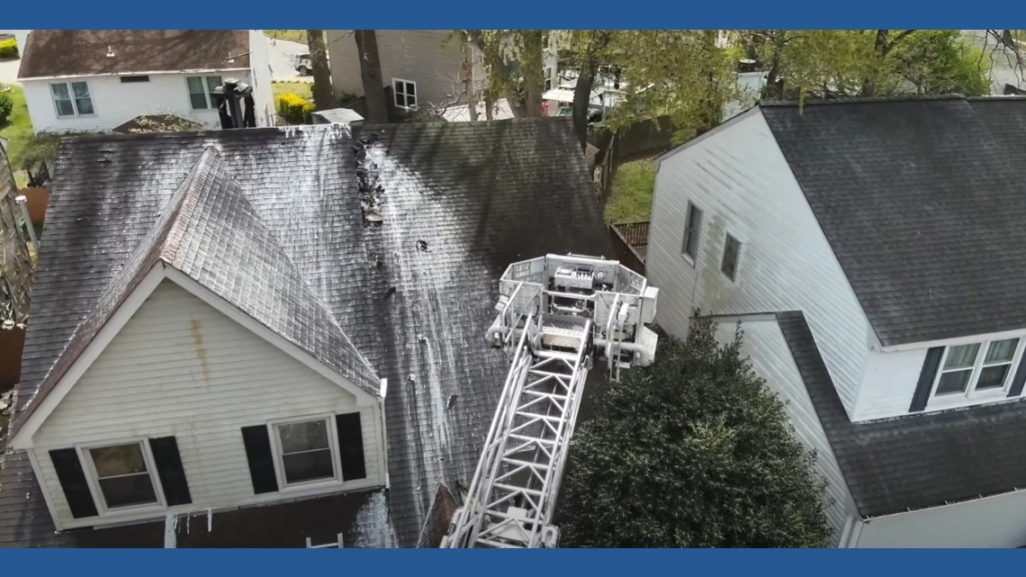 Virginia Beach fire displaces 2 residents