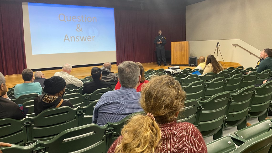 Portsmouth police chief holds first community forum - Vimarsana News