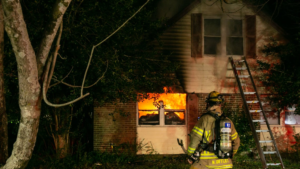 4 People, 17 Pets Displaced In Virginia Beach House Fire 