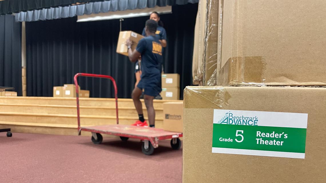 Military members help prepare Norfolk classrooms ahead of the first day of school - Vimarsana News