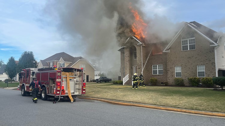 No one hurt in Suffolk house fire