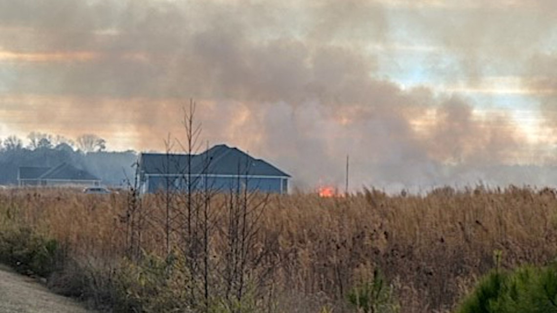 Brush fire caused by plane crash in Suffolk | 13newsnow.com