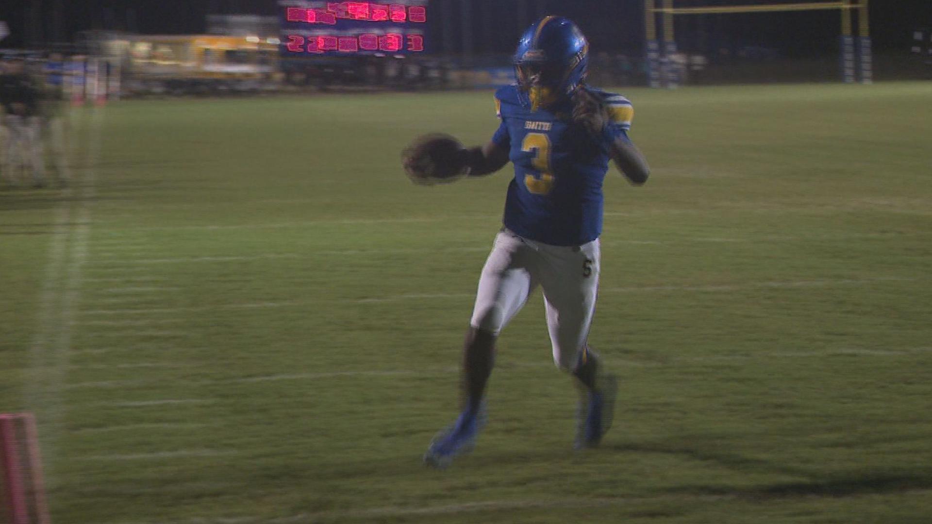 Oscar Smith quarterback, Lonnie Andrews III led a 28 point third quarter surge in the Tigers win over Nansemond River.