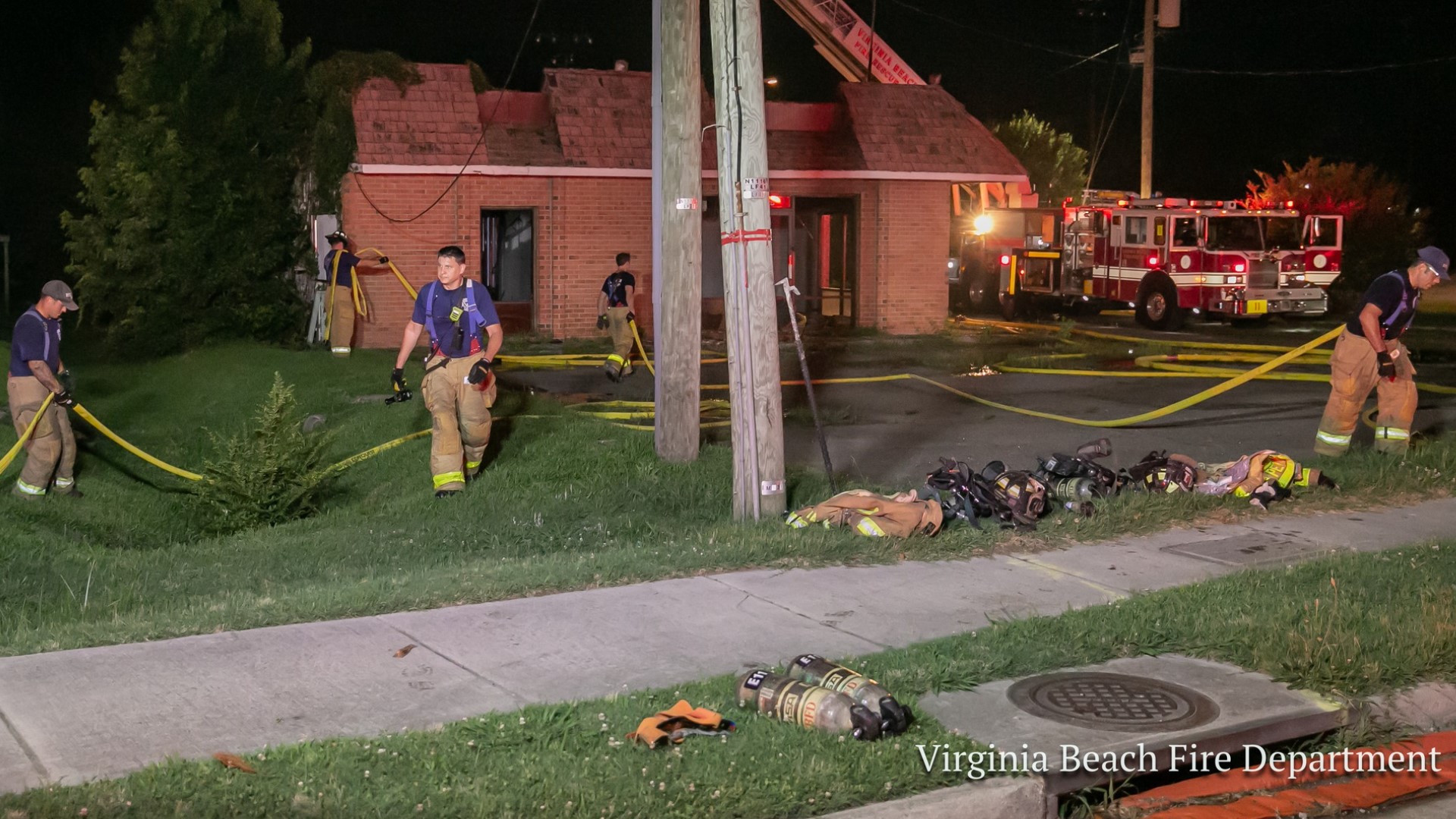 Firefighters battle fire at vacant Virginia Beach business | 13newsnow.com