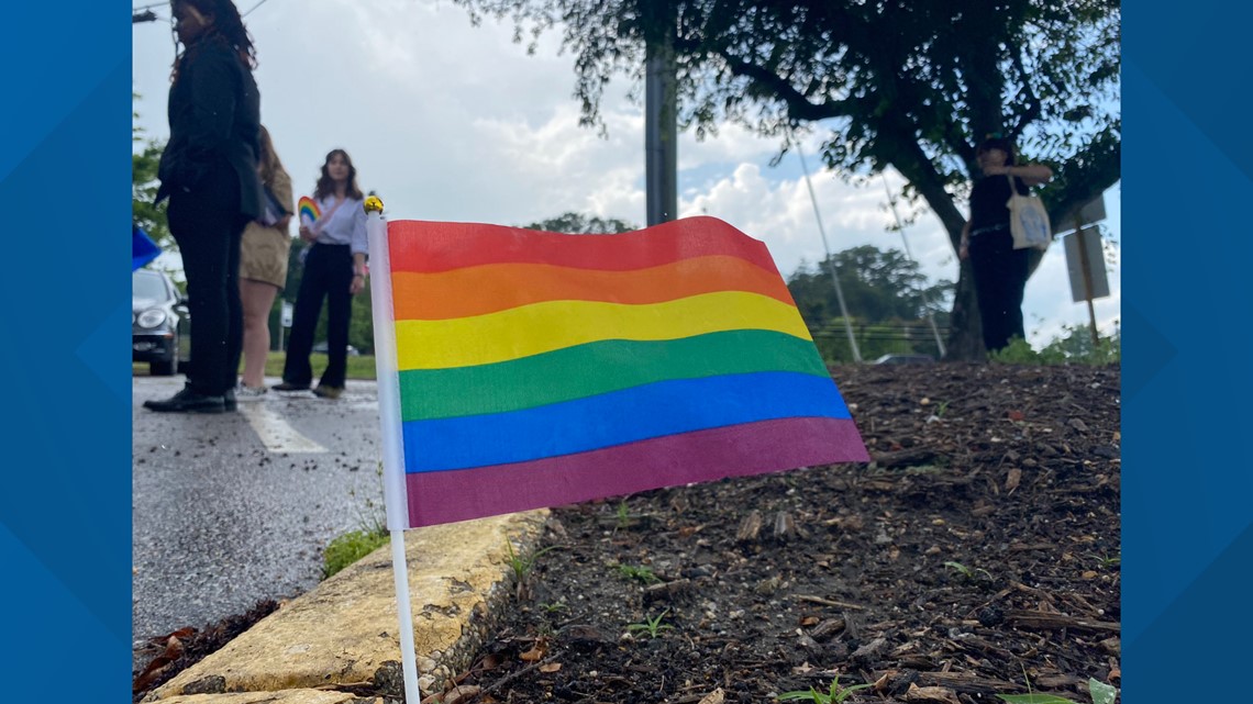 Virginia Beach School Board narrowly passes LGBTQ+ resolution - Vimarsana News