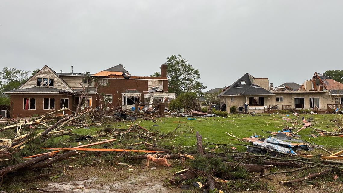 Virginia Beach tornado: Up to 100 homes damaged and schools closed after  Sunday storms