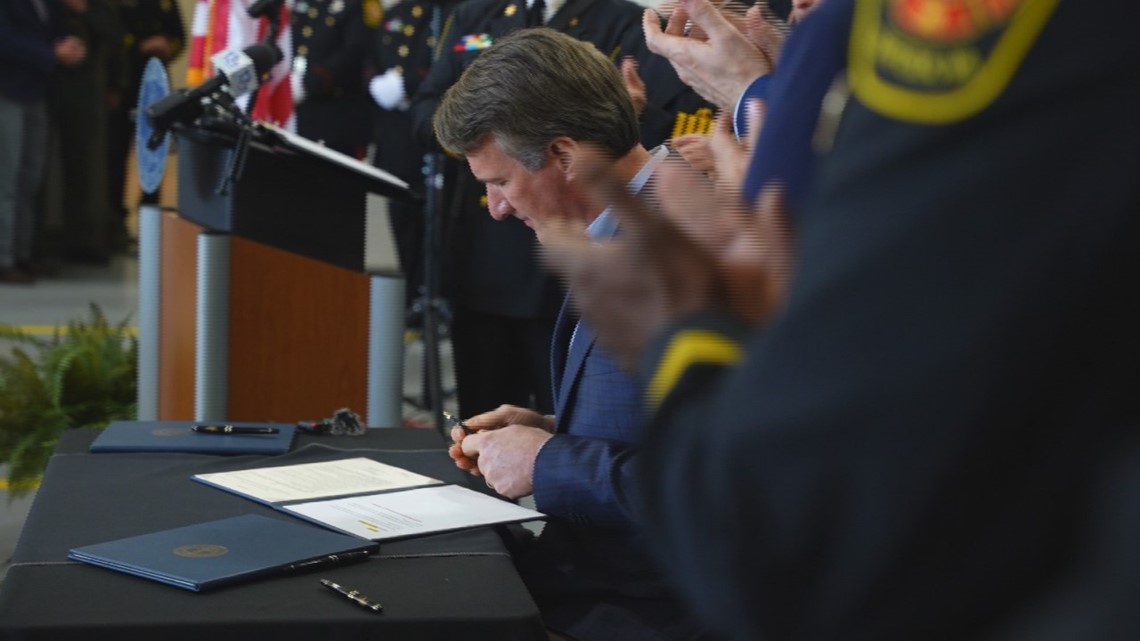 Youngkin signs bill in Suffolk aimed to better support first responders - Vimarsana News