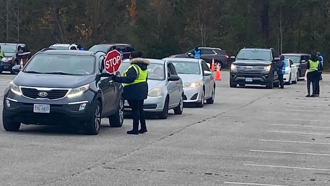 Foodbank feeds over 2,000 families through holiday distribution event in Virginia Beach - Vimarsana News