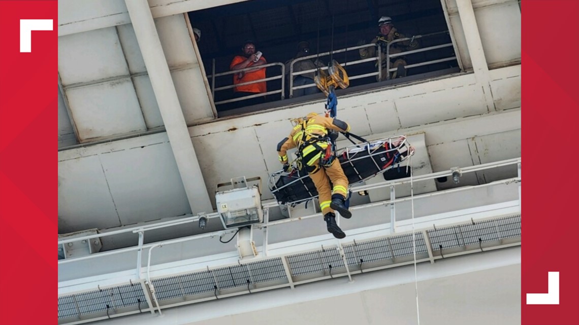 Injured man rescued from top of crane in Norfolk - Vimarsana News