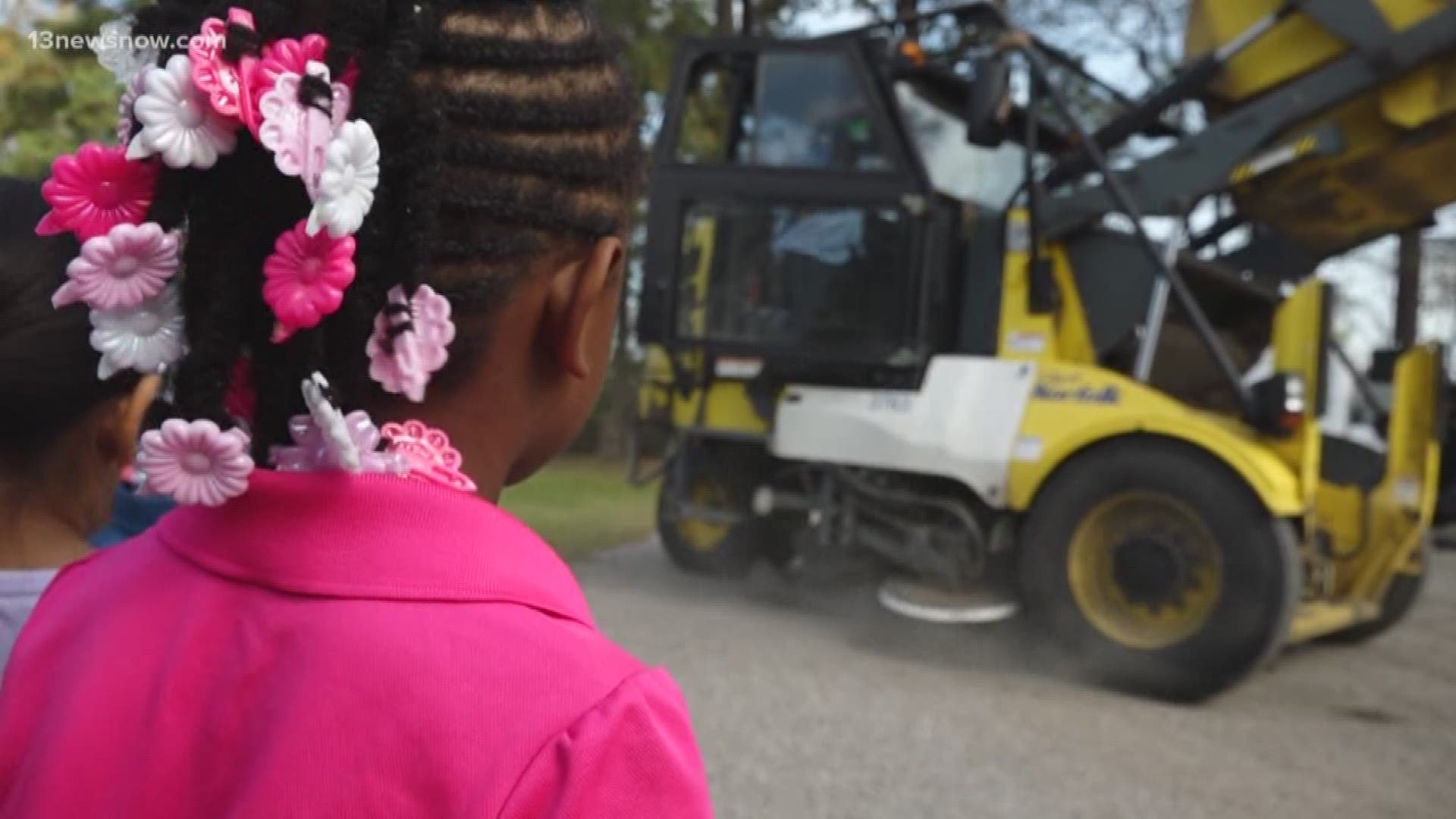 A Norfolk street sweeper is trying to inspire students Granby Elementary School to help keep their city clean.