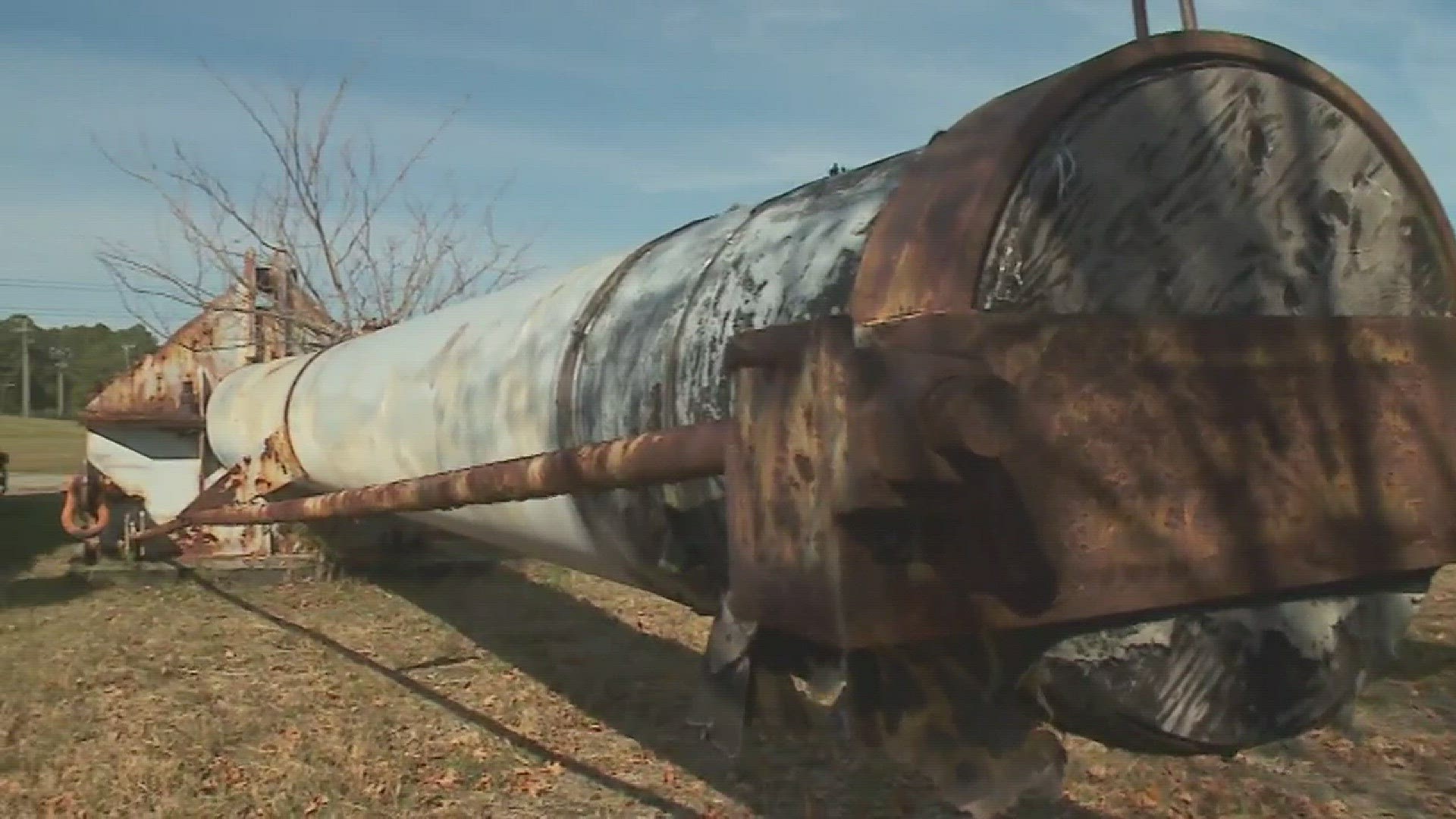 USS Iowa vets try to save legendary ship's original gun