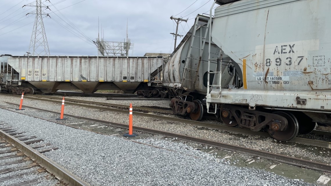 No one hurt after trains derails in Chesapeake - Vimarsana News