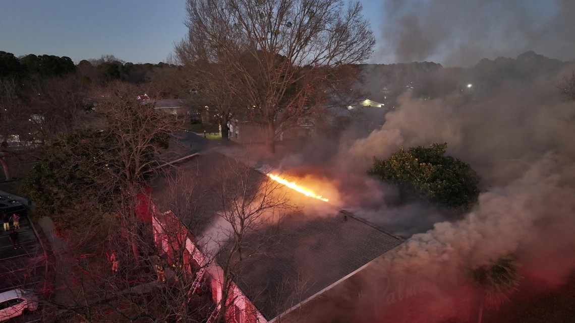 2-alarm apartment fire in Virginia Beach displaces 21 people
