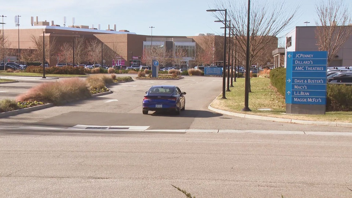 Virginia Beach officials urge shoppers to stay safe amid holiday rush