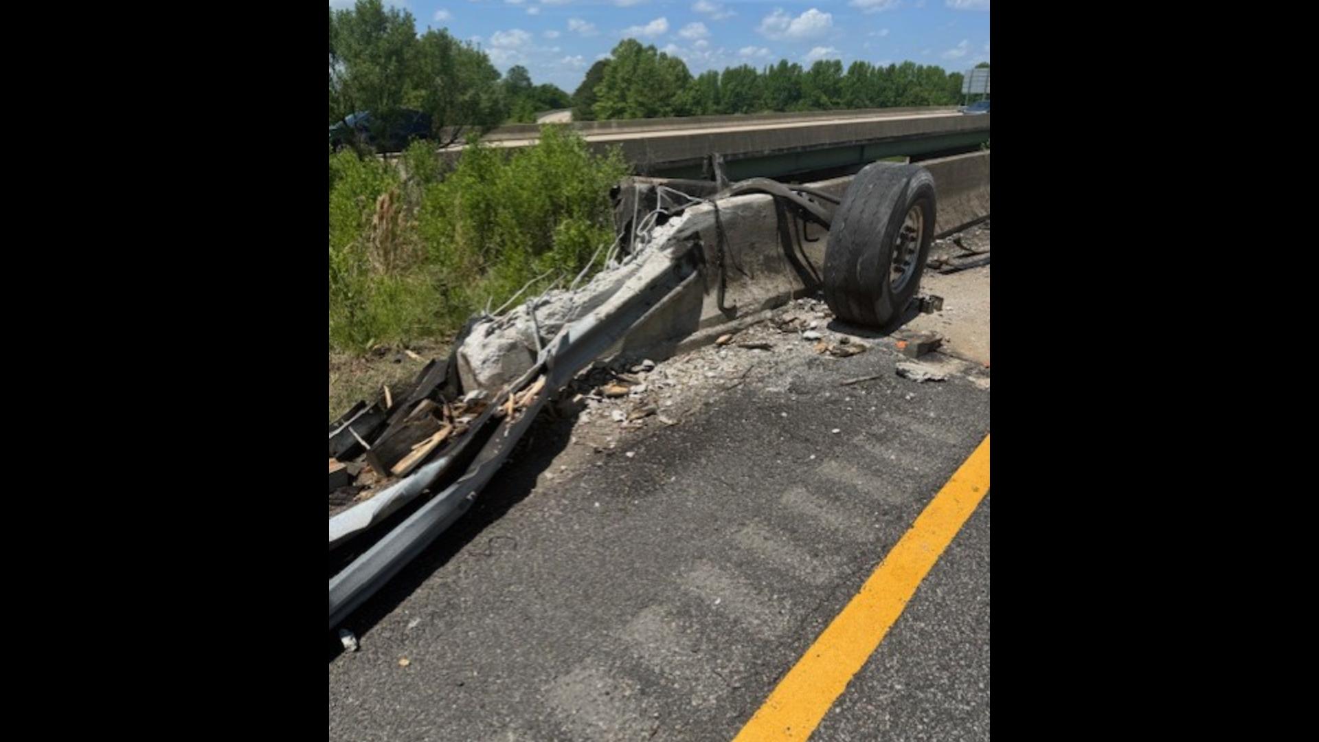 Dump truck falls from I-664 overpass, causes traffic delays in Suffolk ...