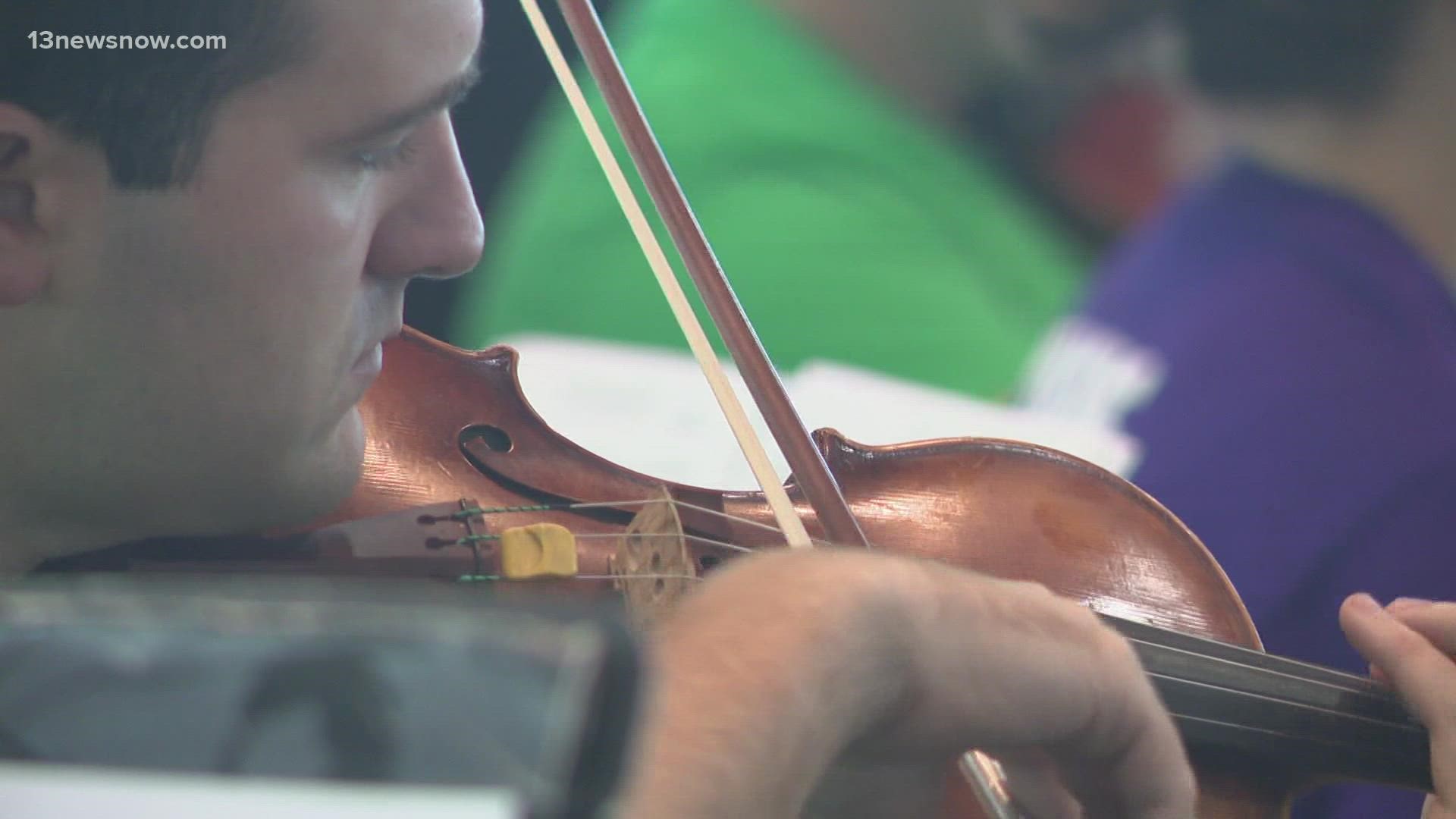 Virginia Symphony Orchestra commemorates 9/11 as hundreds play in