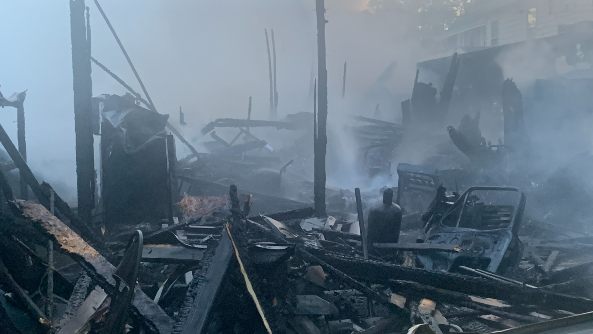 Norfolk fire badly damages three houses, many displaced from their home ...