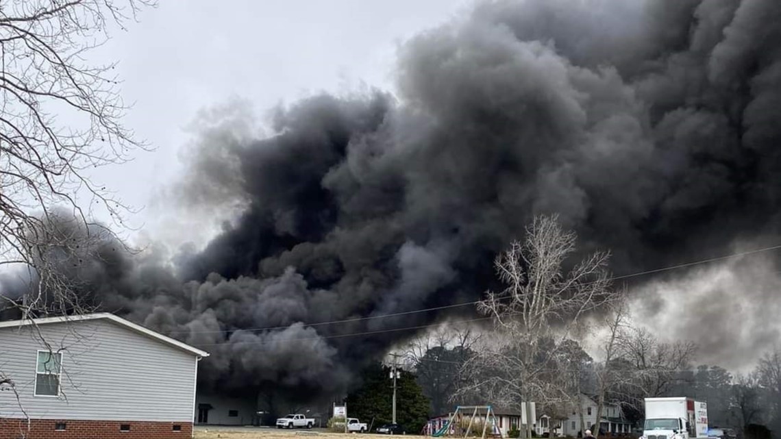Manteo Furniture Warehouse fire prompts huge response - Vimarsana News
