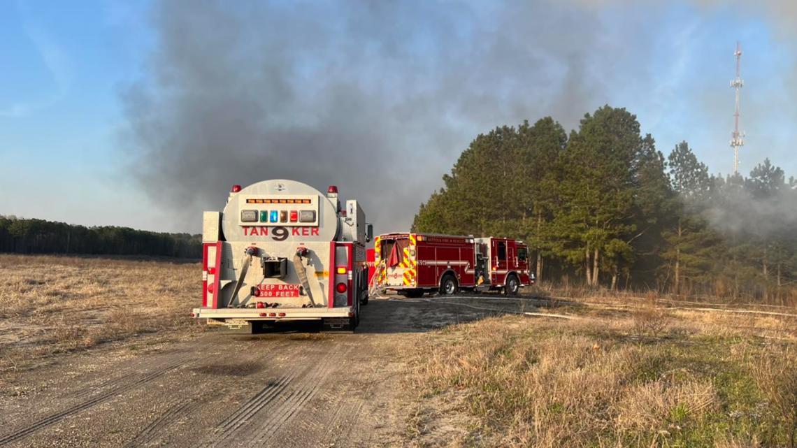 Joint effort by fire crews swiftly extinguishes Suffolk brush fire ...