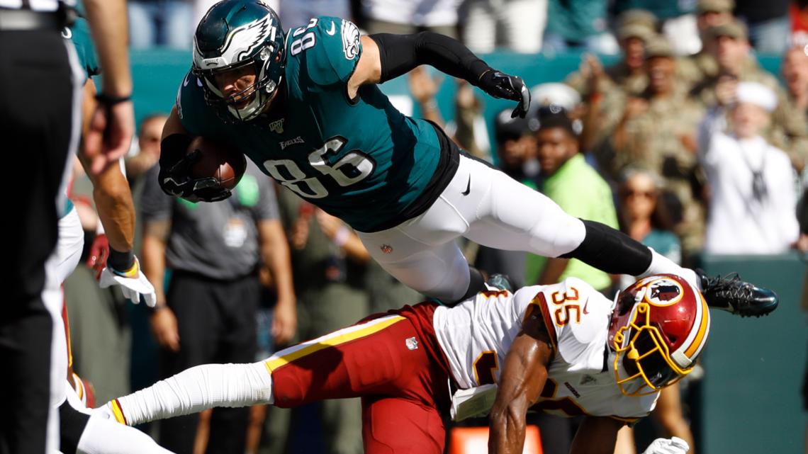 Jackson shines in Philly return, helps Eagles storm back for win